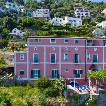 Red Moon Garden * Praiano